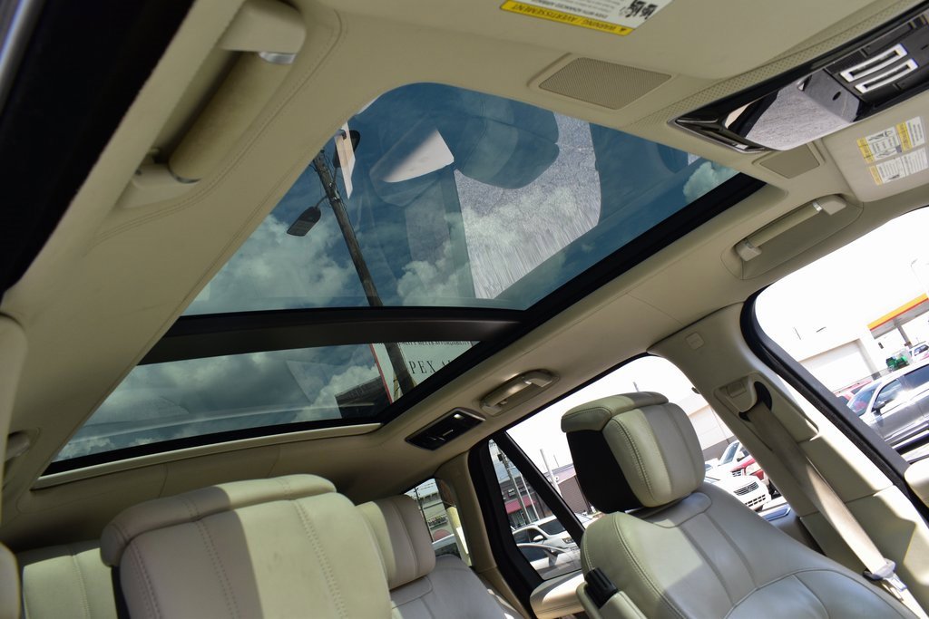 Used 2019 Land Rover Range Rover Autobiography image 23