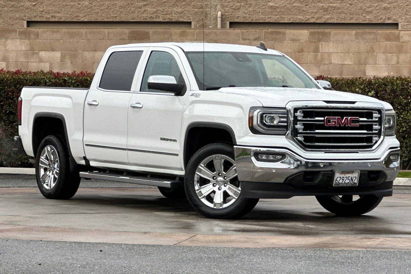 Used 2018 GMC Sierra 1500 SLT image 2