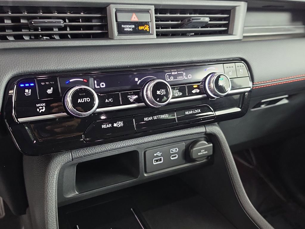 Used 2025 Honda Pilot Black Edition image 21