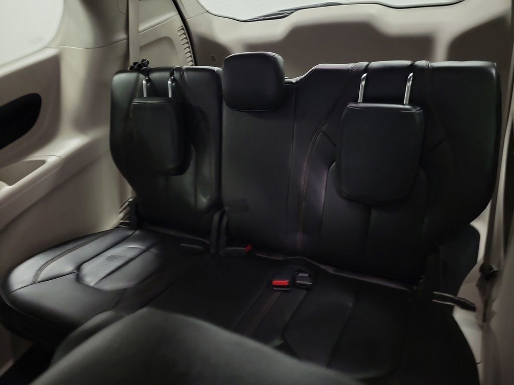 Used 2017 Chrysler Pacifica Touring-L w/ Tire & Wheel Group image 23