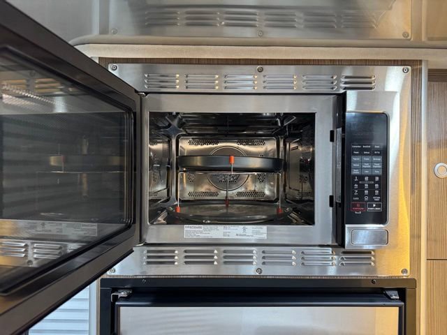 Used 2018 Mercedes-Benz Sprinter 3500 image 37