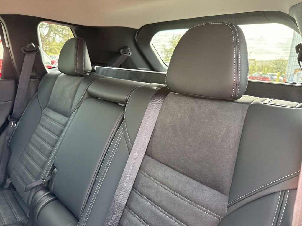 New 2026 Mitsubishi Outlander SE image 13