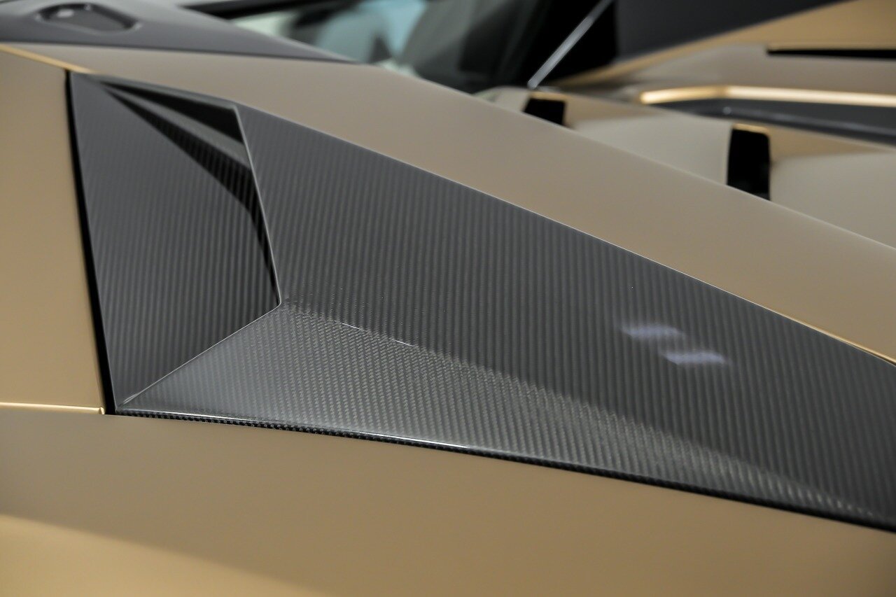 Used 2021 Lamborghini Aventador SVJ AWD/4WD image 11