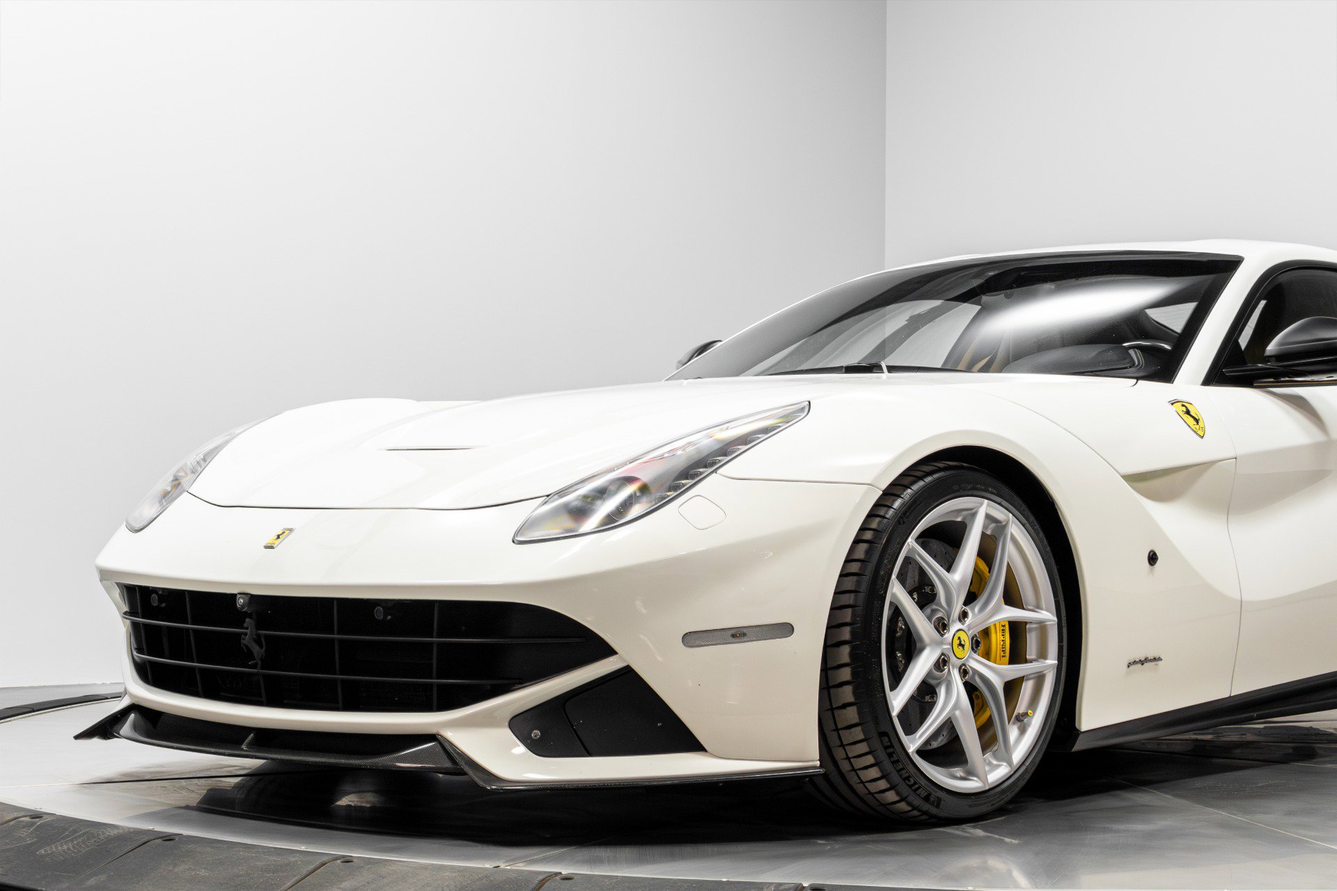 Used 2015 Ferrari F12 Berlinetta image 4