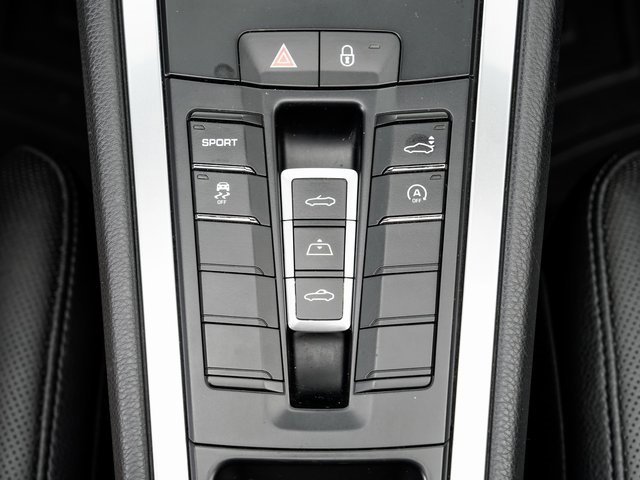 Used 2014 Porsche 911 Carrera image 18