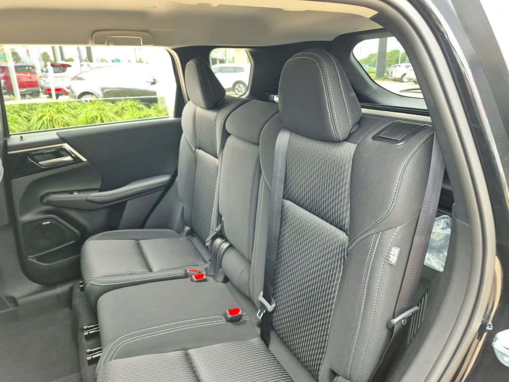 New 2026 Mitsubishi Outlander ES image 21