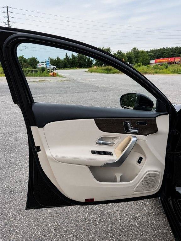 Used 2019 Mercedes-Benz A 220 image 9