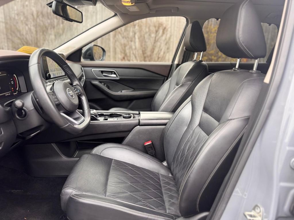 Used 2021 Nissan Rogue Platinum image 18