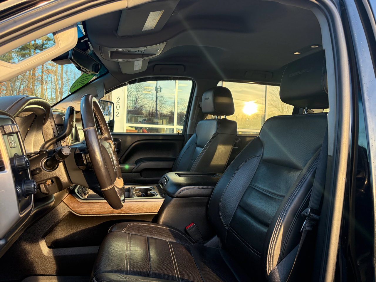 Used 2018 GMC Sierra 2500 Denali image 21