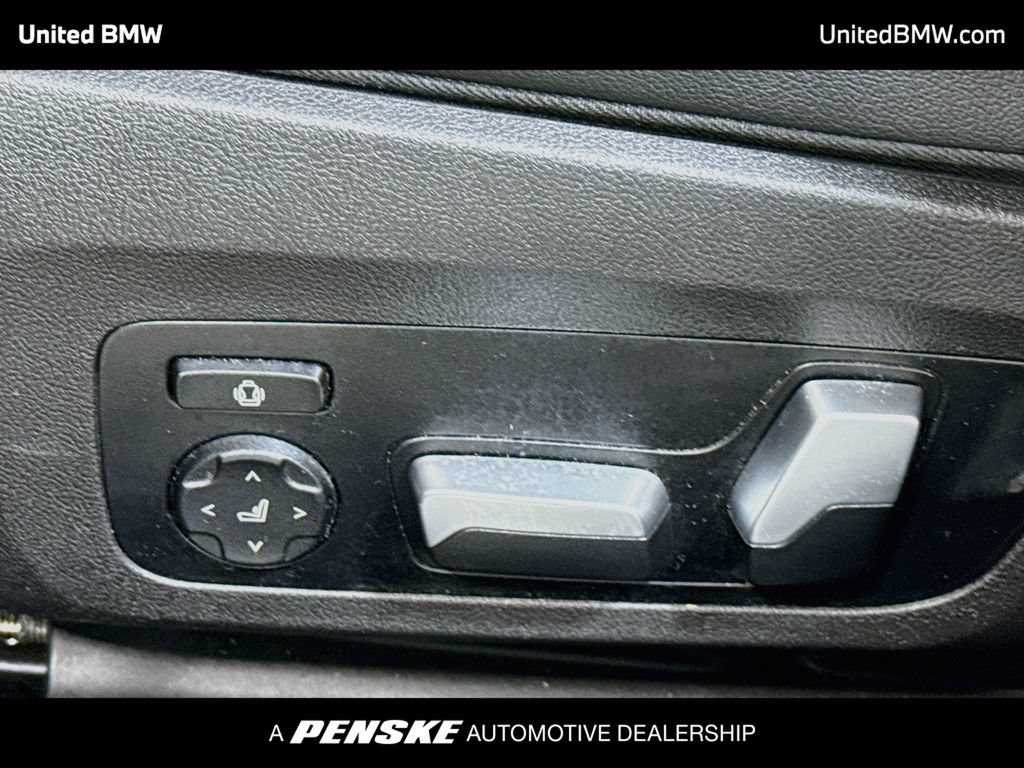Used 2021 BMW 330e w/ Premium Package RWD image 11