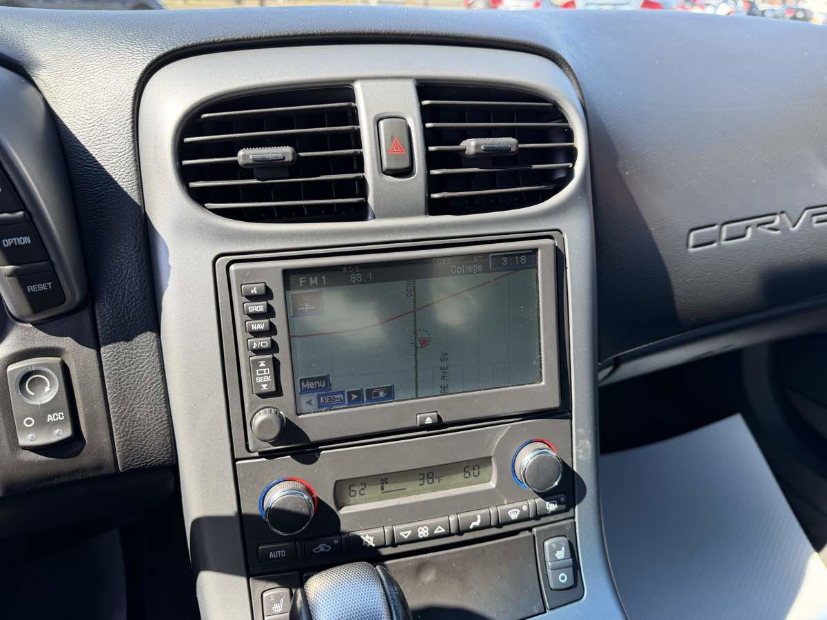 Used 2006 Chevrolet Corvette Coupe w/ Preferred Equipment Group image 20