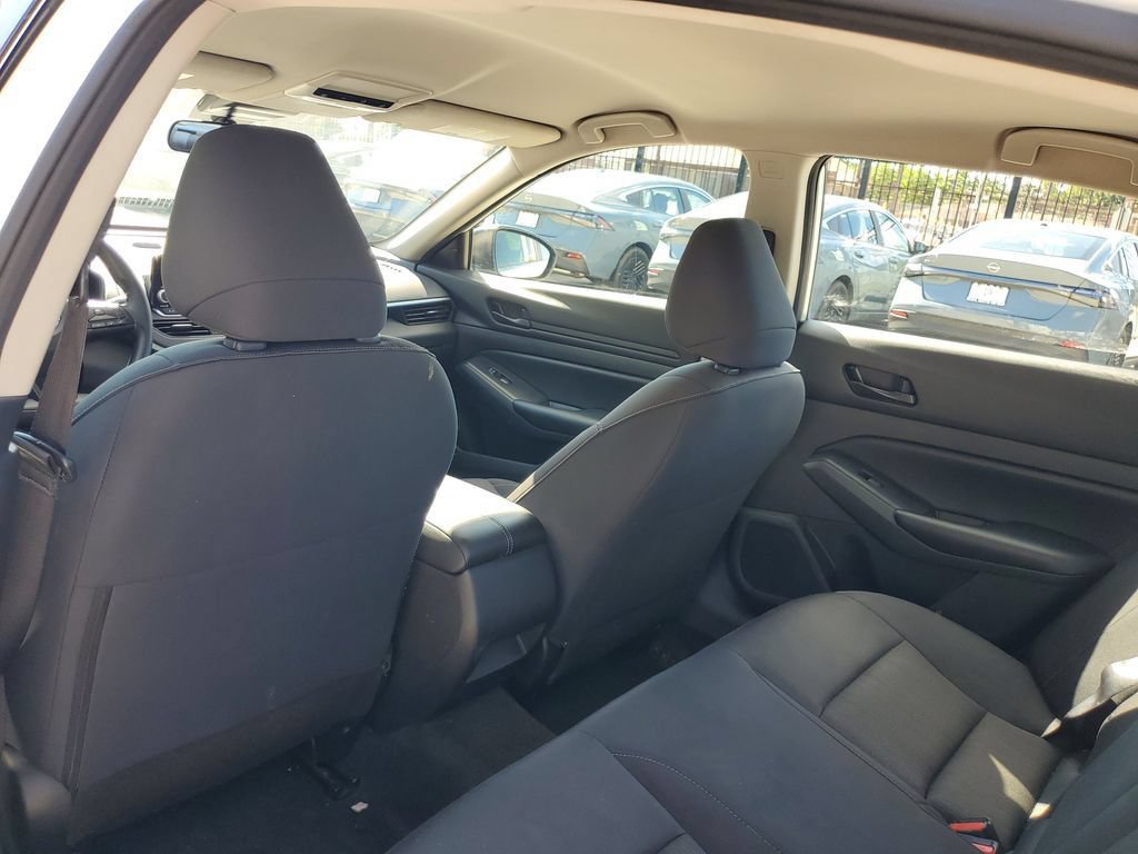 Used 2024 Nissan Altima 2.5 S FWD image 10