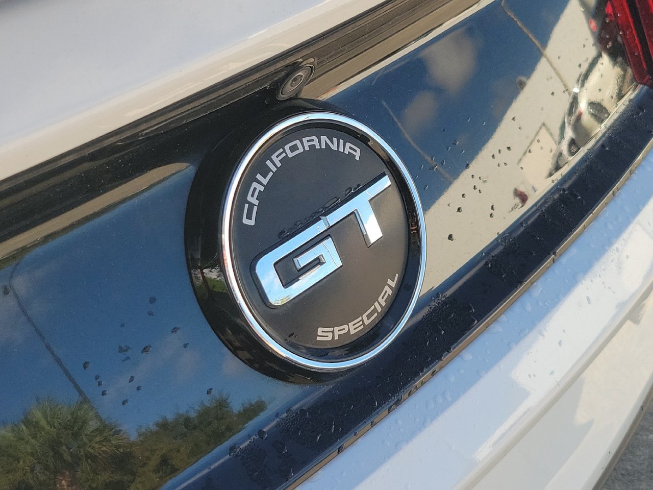 Used 2017 Ford Mustang GT Premium RWD image 6