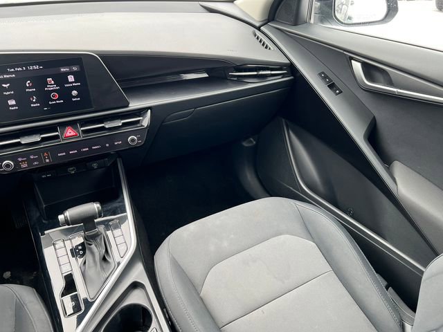 Used 2023 Kia Niro LX image 28