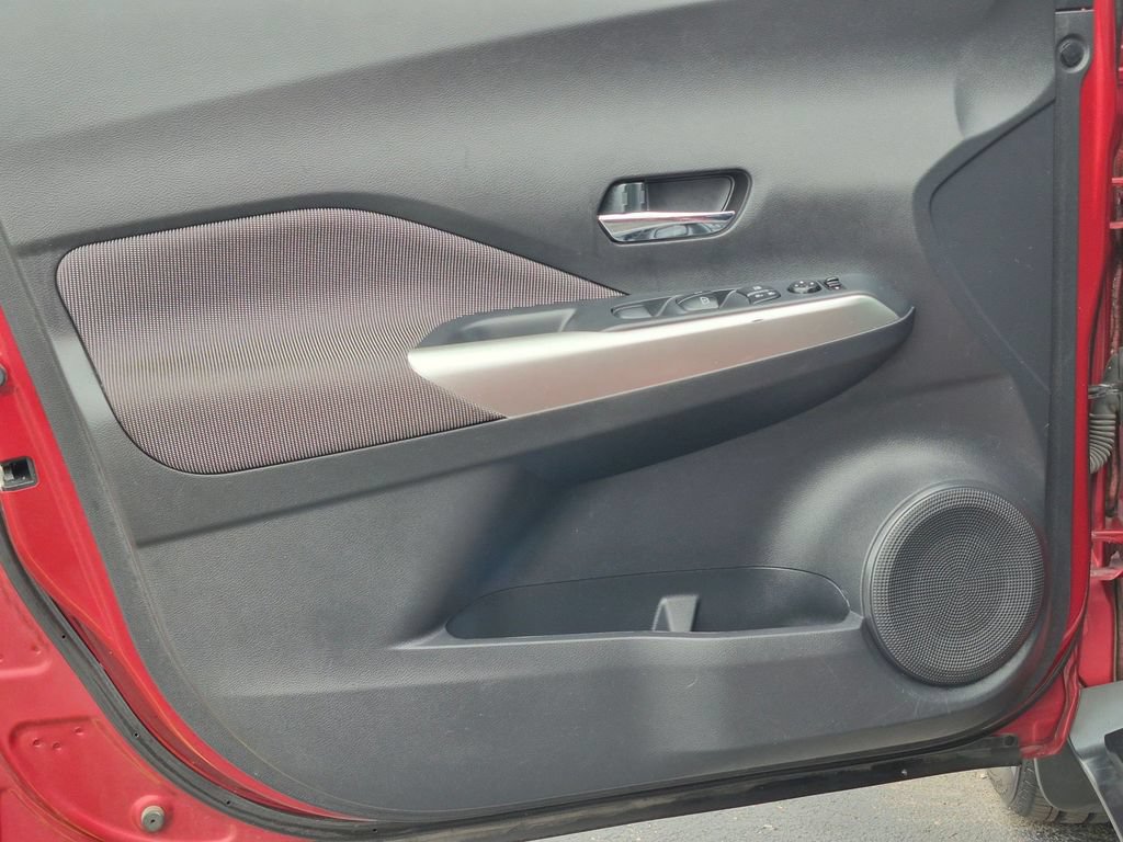 Used 2018 Nissan Kicks SV FWD image 12
