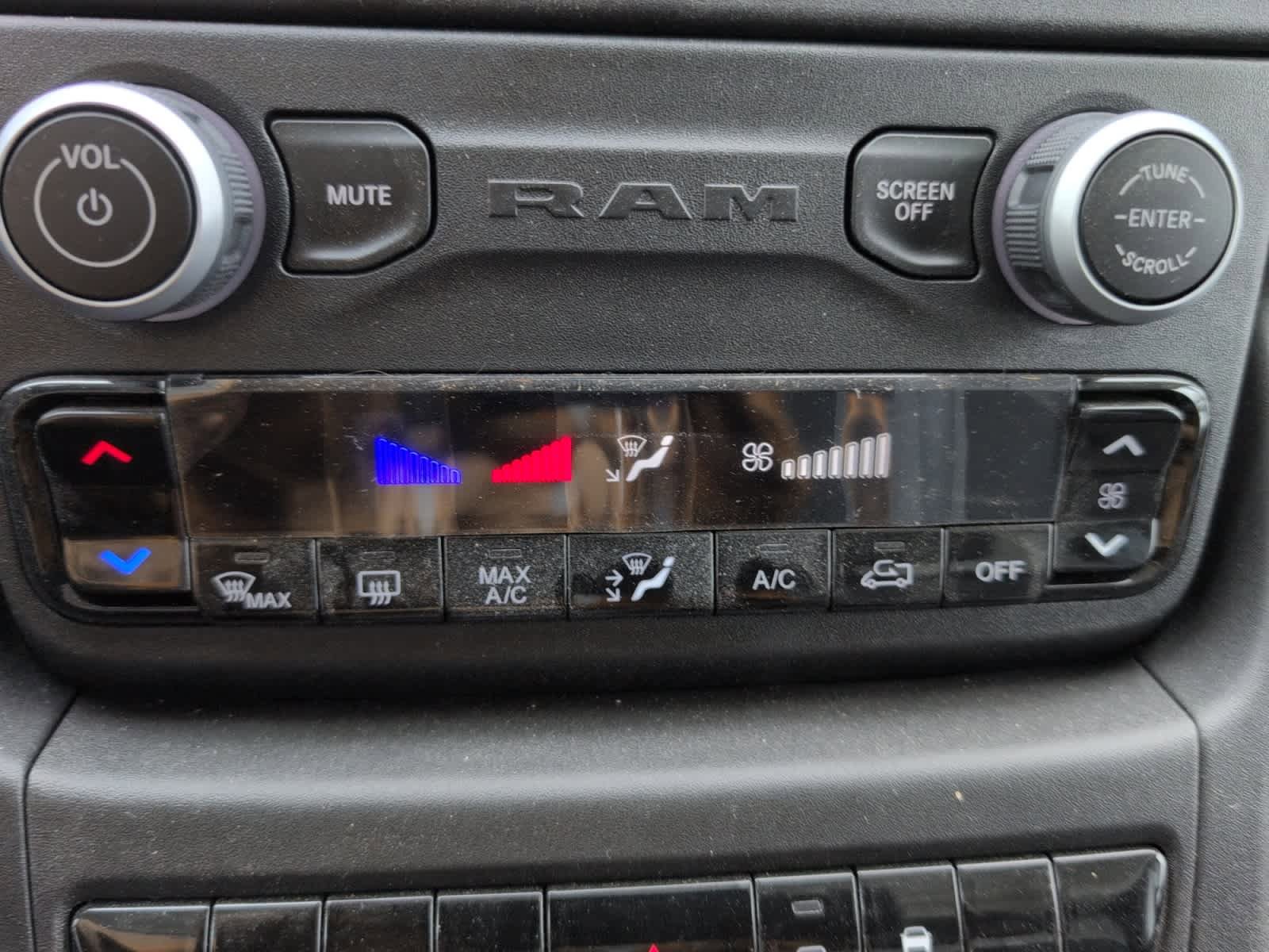 Used 2023 RAM ProMaster 3500 image 25