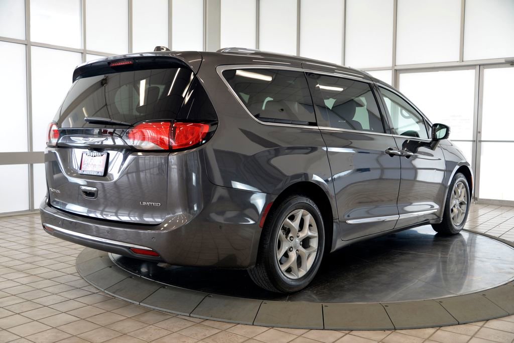 Used 2019 Chrysler Pacifica Limited w/ Advanced Safetytec Group image 8