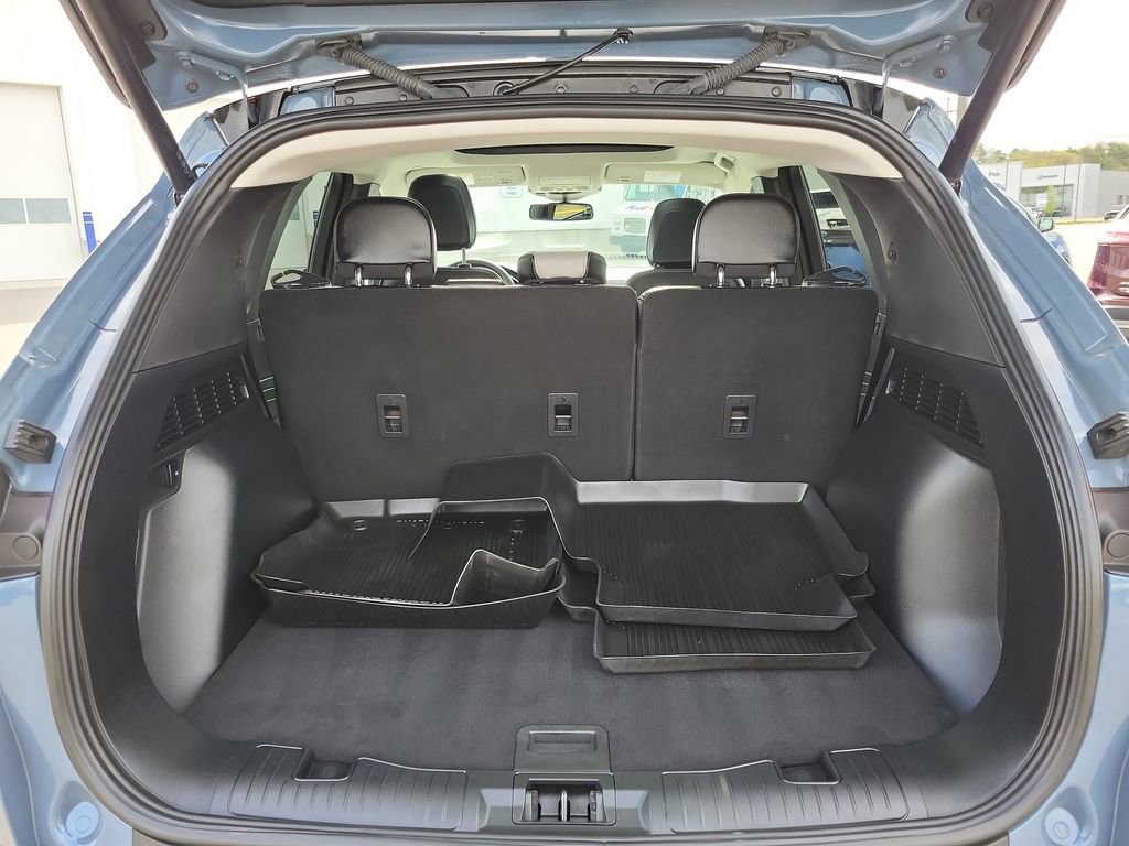 Used 2024 Ford Escape Platinum w/ Premium Technology Package AWD/4WD image 8