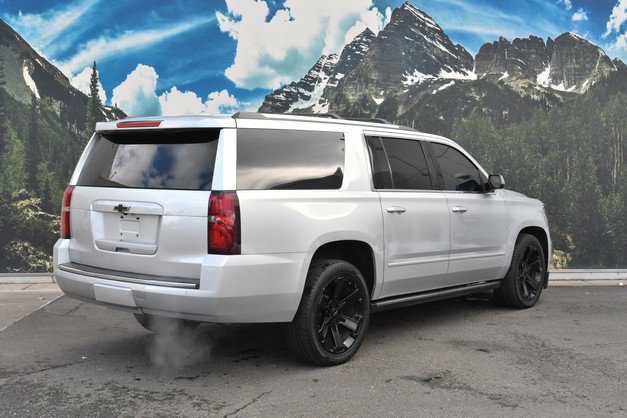 Used 2018 Chevrolet Suburban Premier image 3