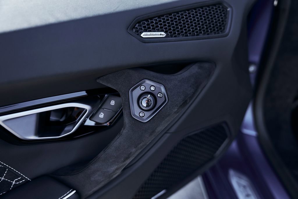 Used 2023 Lamborghini Huracan Tecnica image 37