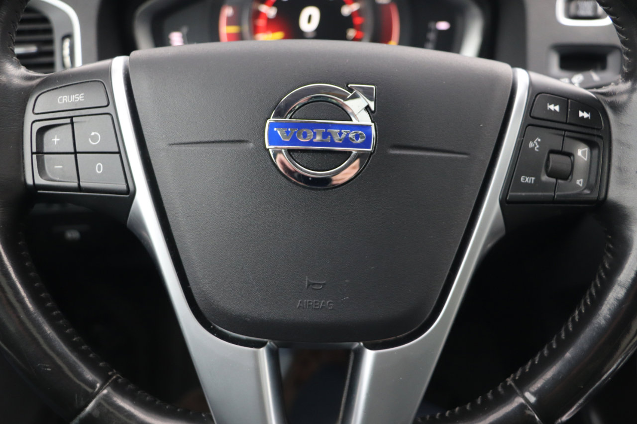 Used 2017 Volvo V60 T5 Cross Country w/ Climate Package image 12