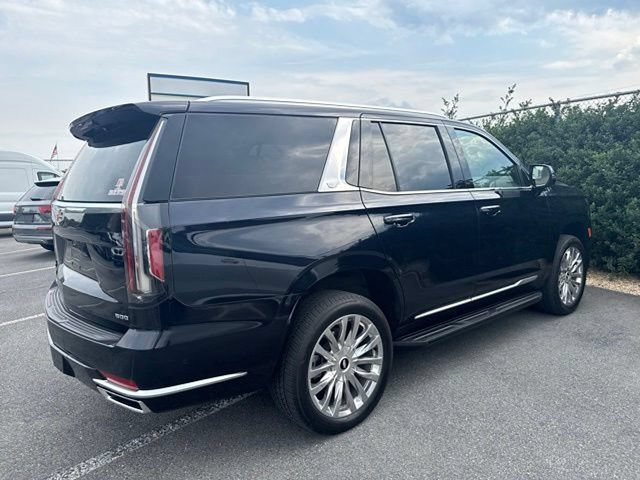 Used 2023 Cadillac Escalade Premium Luxury AWD/4WD image 4
