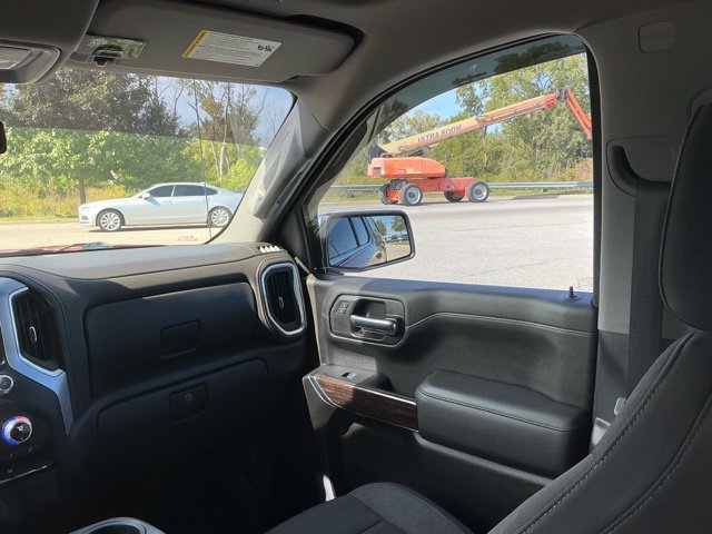 Used 2022 GMC Sierra 1500 SLE w/ Driver Alert Package II AWD/4WD image 27