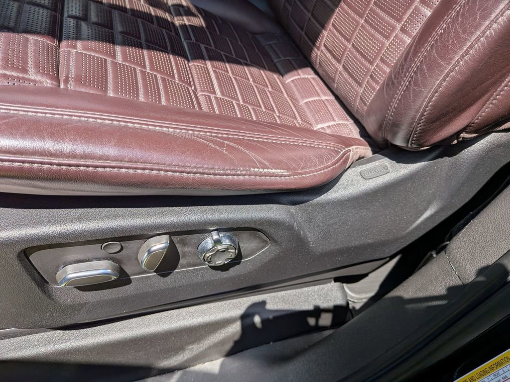 Used 2021 Cadillac Escalade Premium Luxury Platinum AWD/4WD image 10