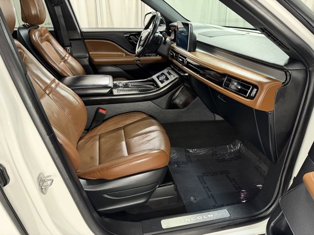 Used 2020 Lincoln Aviator Reserve w/ Elements Package Plus image 7