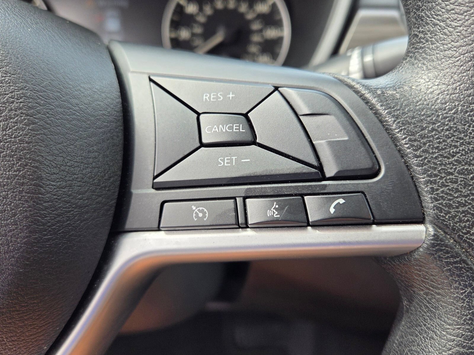 Used 2025 Nissan Altima 2.5 SV FWD image 24