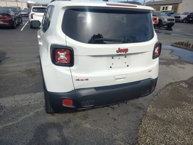 Used 2023 Jeep Renegade Latitude AWD/4WD image 3