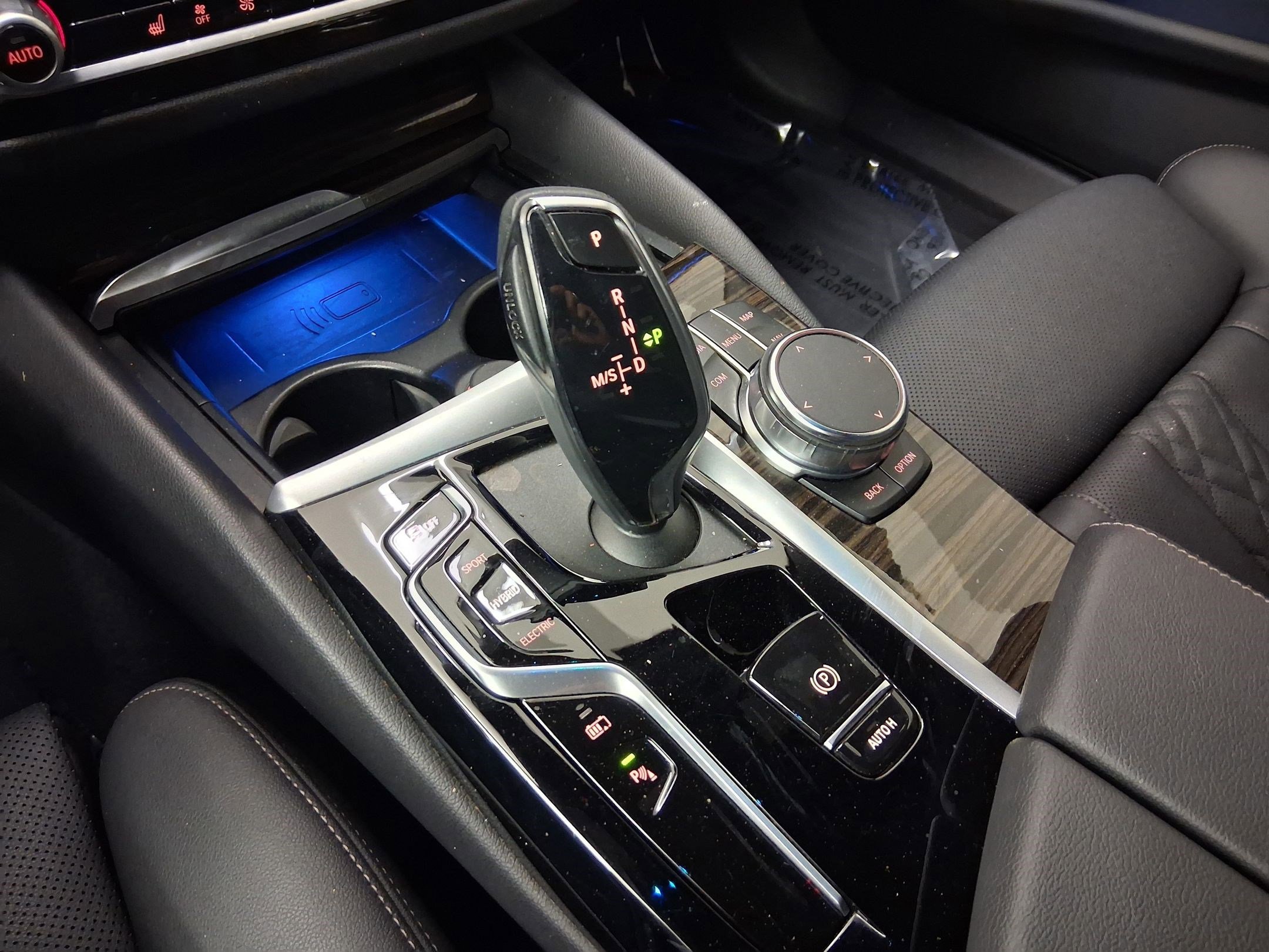 Used 2023 BMW 530e w/ Convenience Package RWD image 17