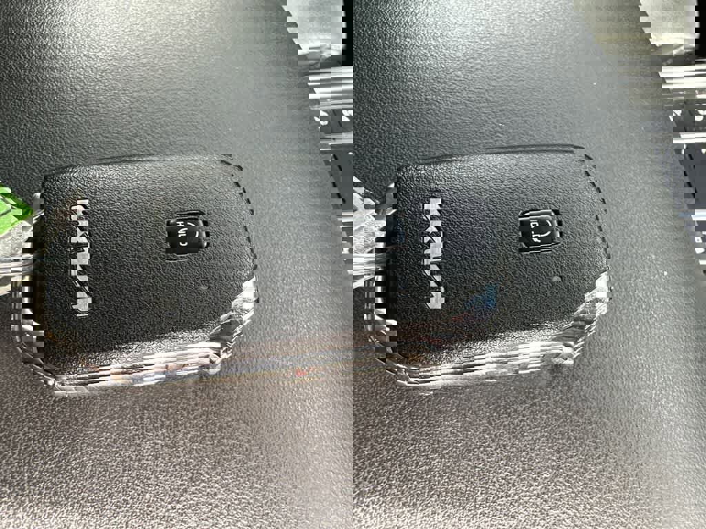 Used 2023 Kia Sorento S image 27