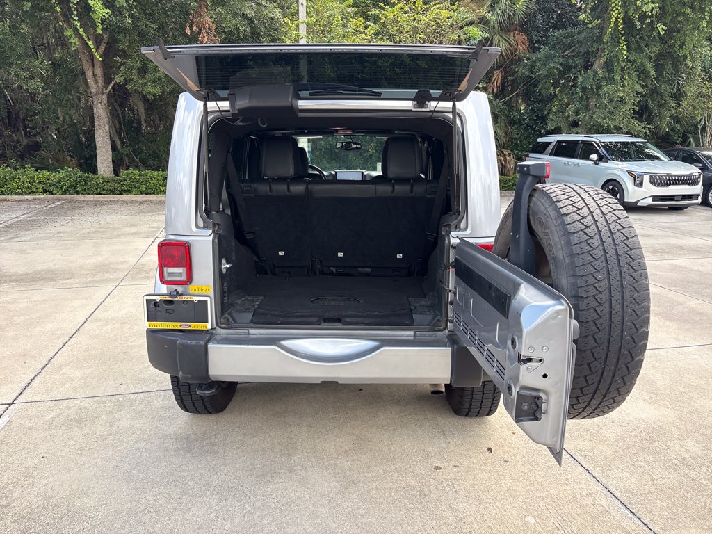 Used 2016 Jeep Wrangler Unlimited Sahara w/ Connectivity Group AWD/4WD image 30