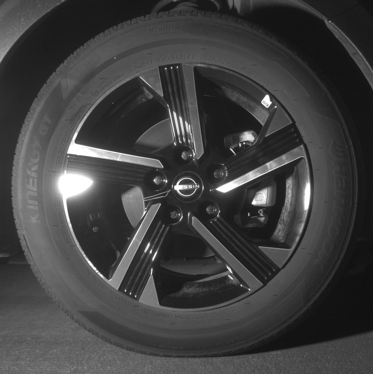 Used 2025 Nissan Sentra SV image 13