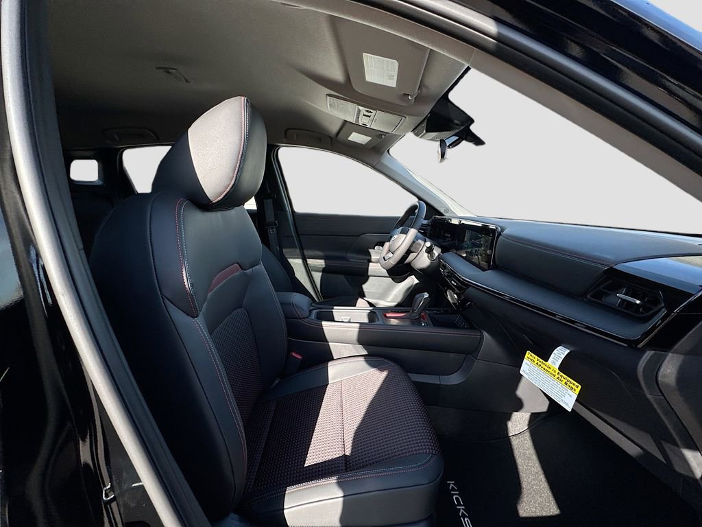 Used 2025 Nissan Kicks SR image 24