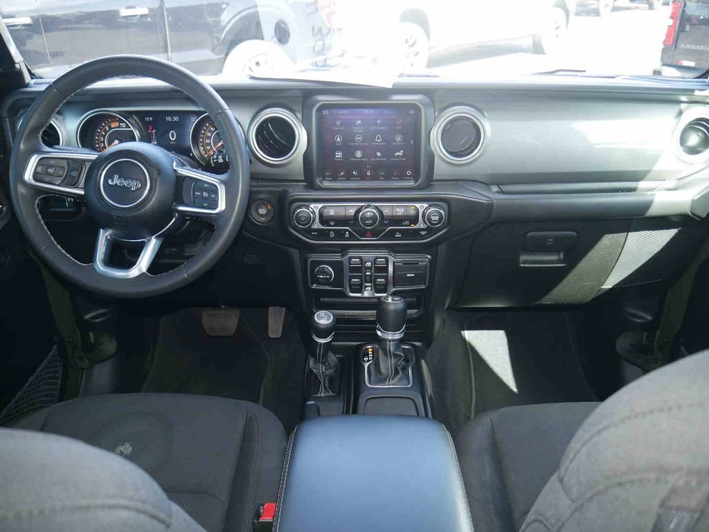 Used 2023 Jeep Wrangler Unlimited Sahara AWD/4WD image 5