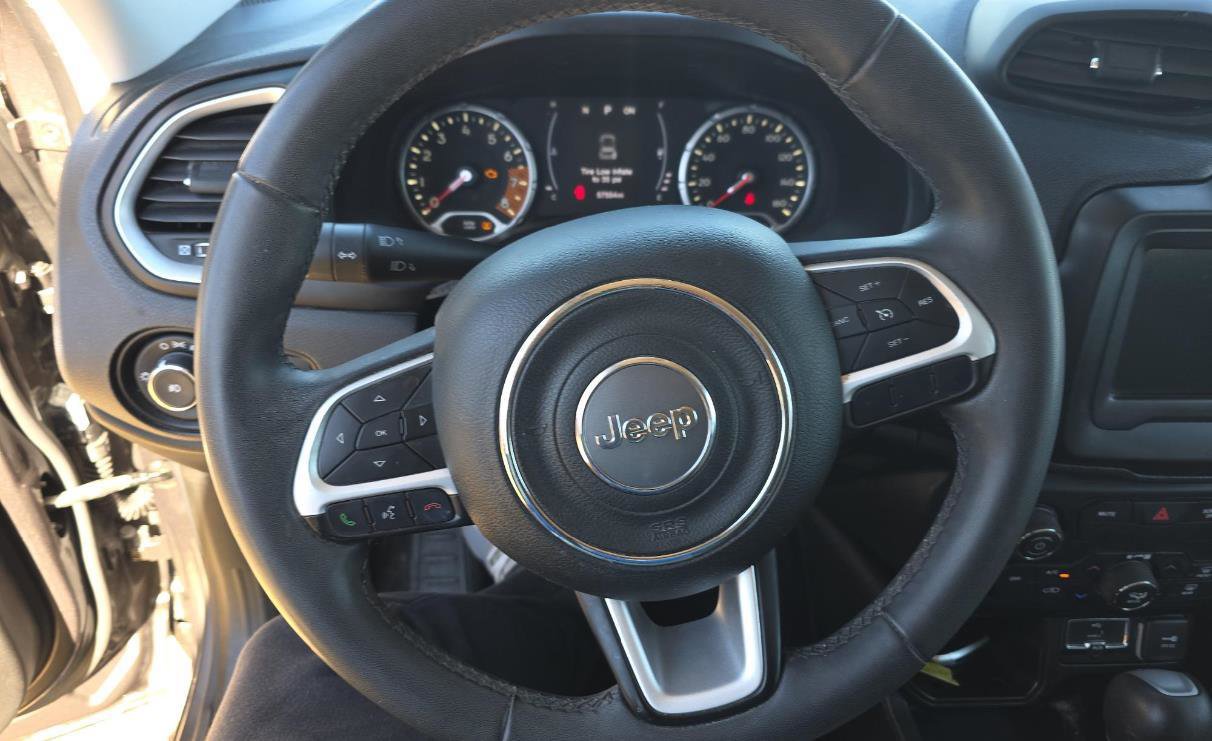 Used 2020 Jeep Renegade Latitude w/ Popular Equipment Group image 4