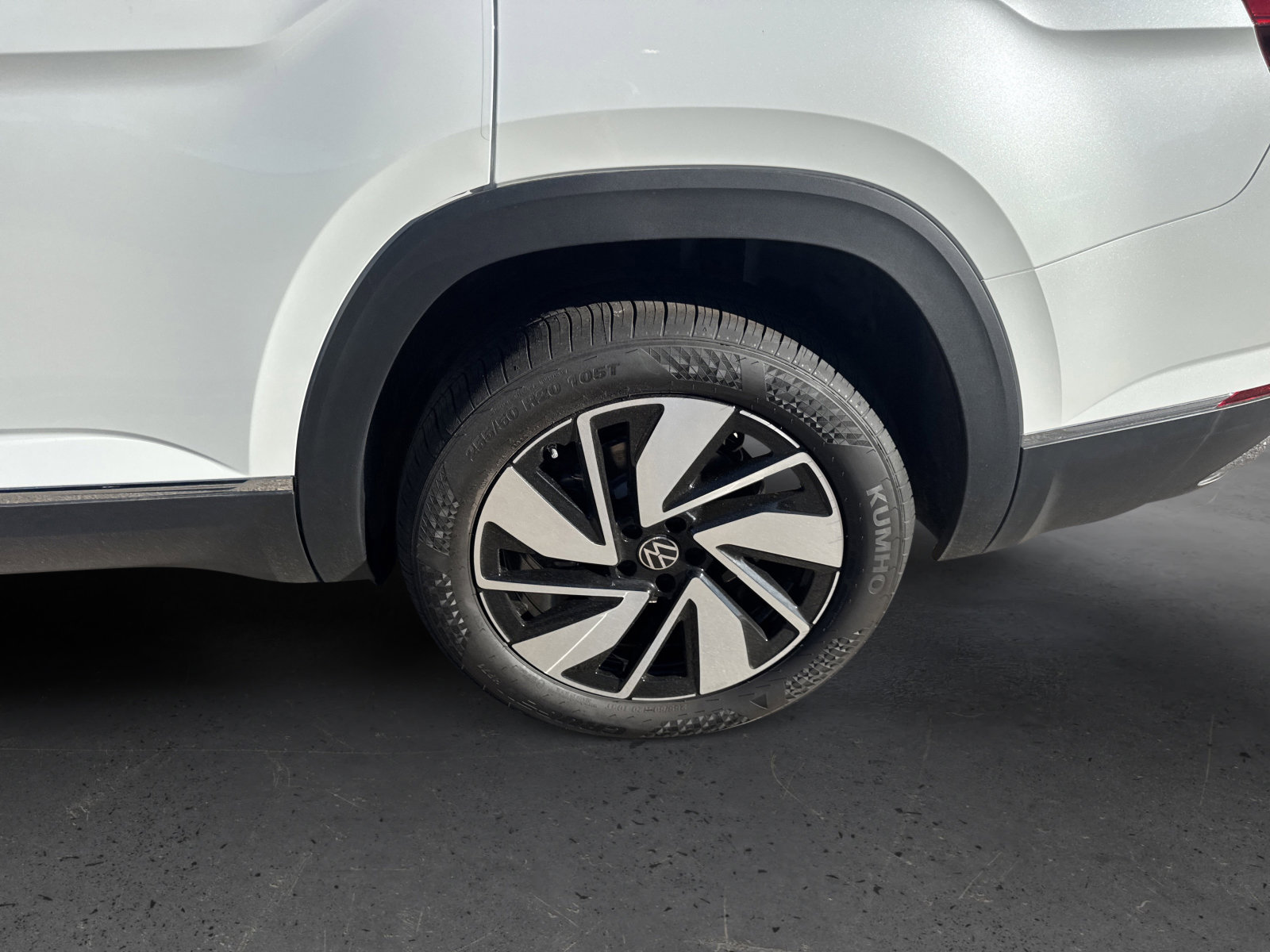 New 2026 Volkswagen Atlas SEL image 9