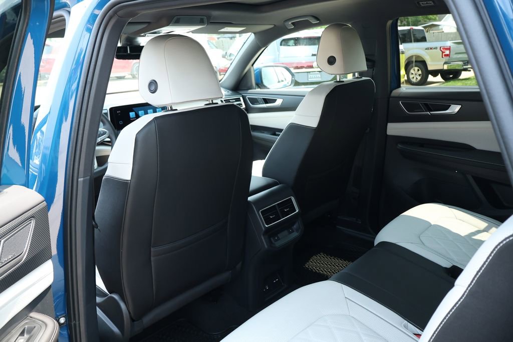 Used 2025 Volkswagen Atlas Cross Sport SEL Premium R-Line image 14