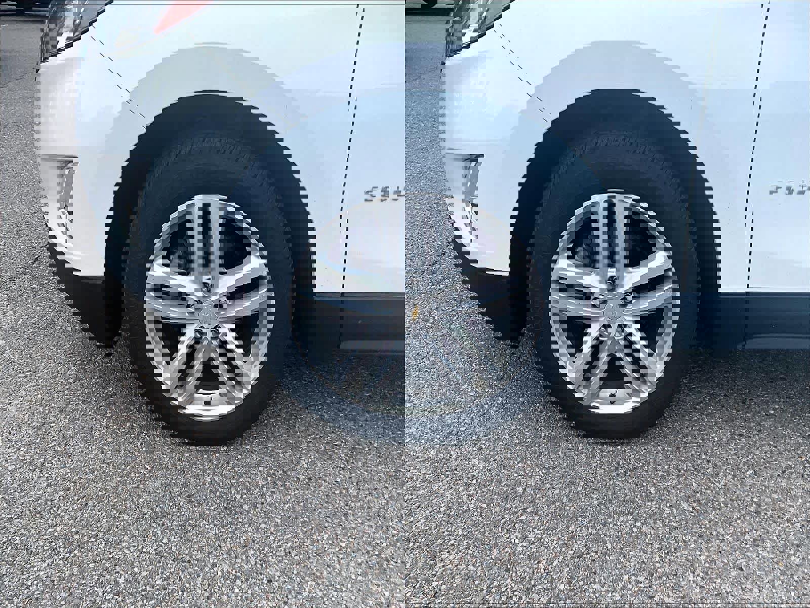 Used 2019 Chevrolet Equinox Premier image 4