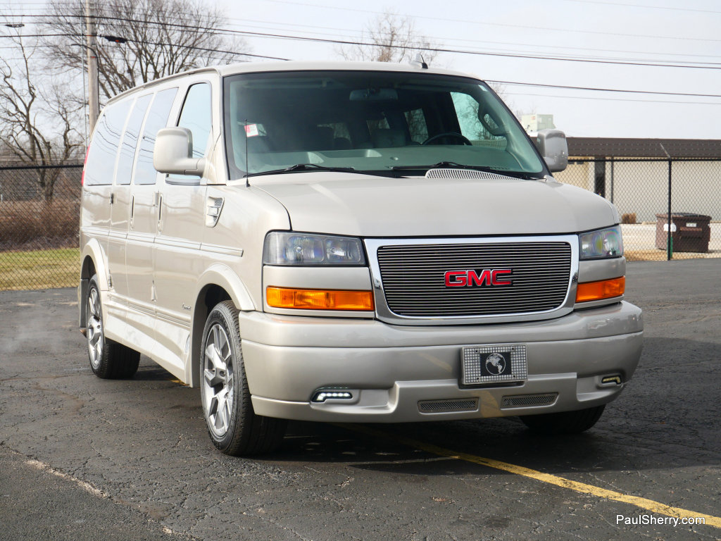 Used 2022 GMC Savana 2500 w/ Enhanced Convenience Package image 19