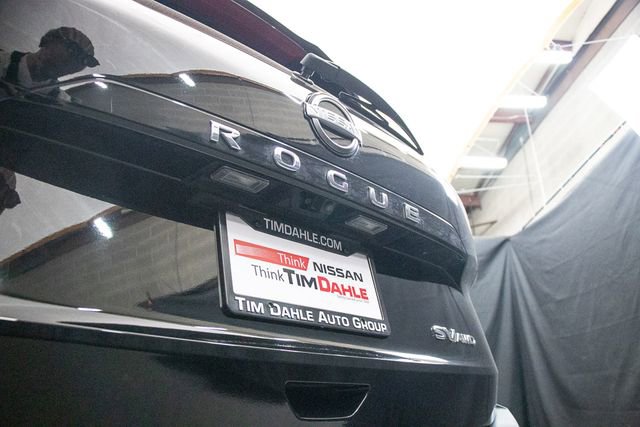 Used 2023 Nissan Rogue SV image 13