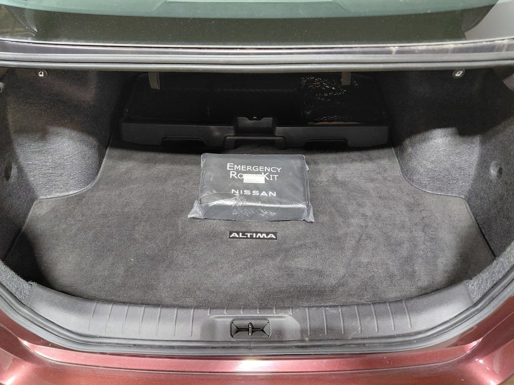 Used 2024 Nissan Altima 2.5 SV AWD/4WD image 39