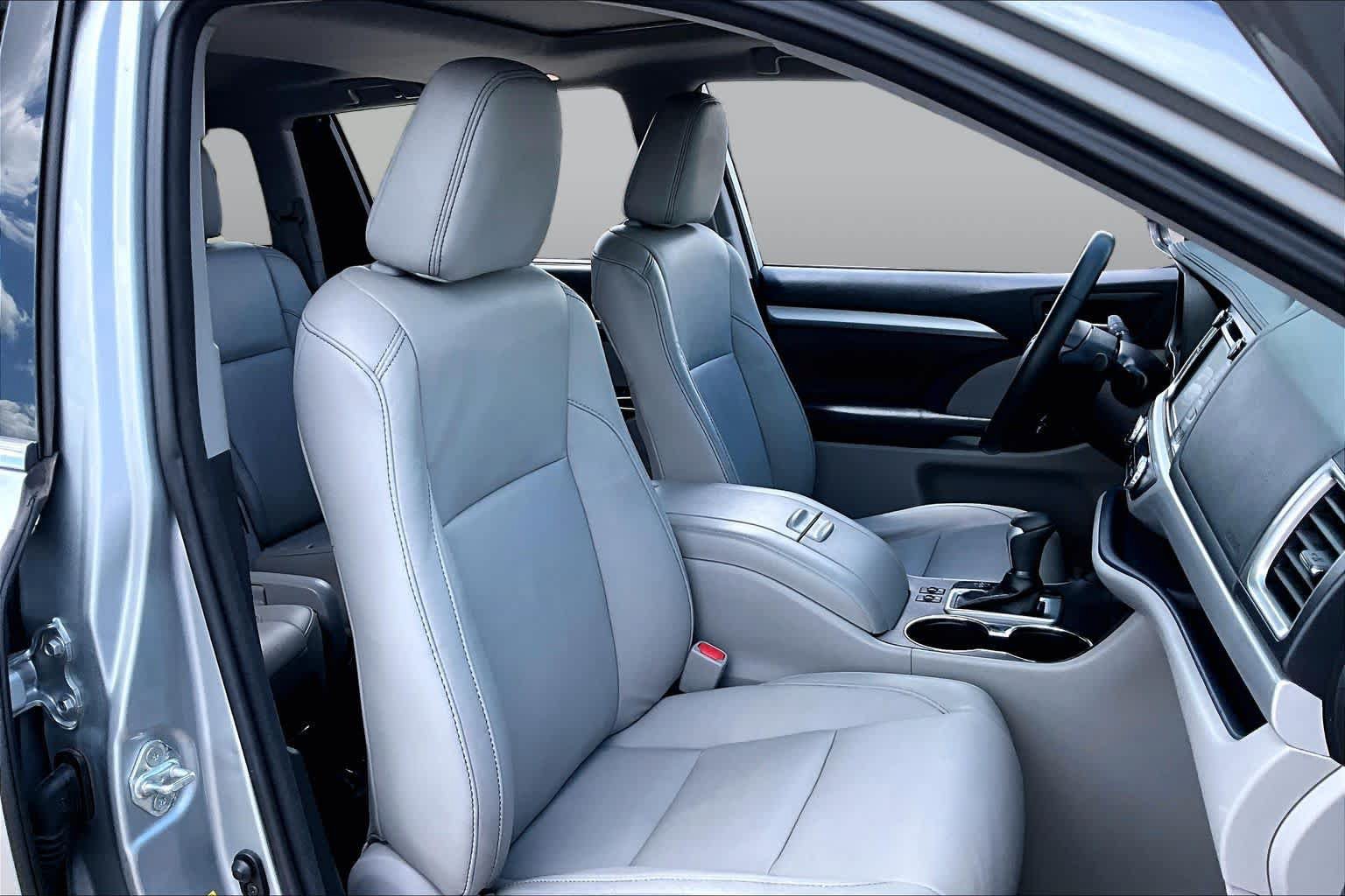 Used 2018 Toyota Highlander XLE FWD image 9
