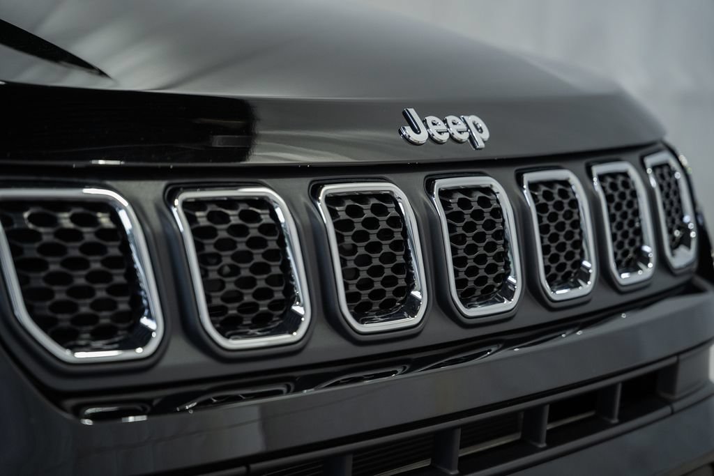 Certified 2023 Jeep Compass Latitude AWD/4WD image 8