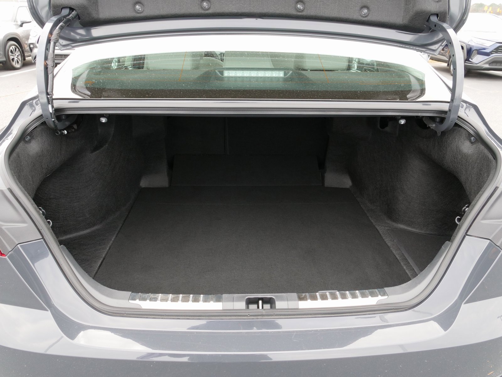 Used 2025 Toyota Camry XLE image 15