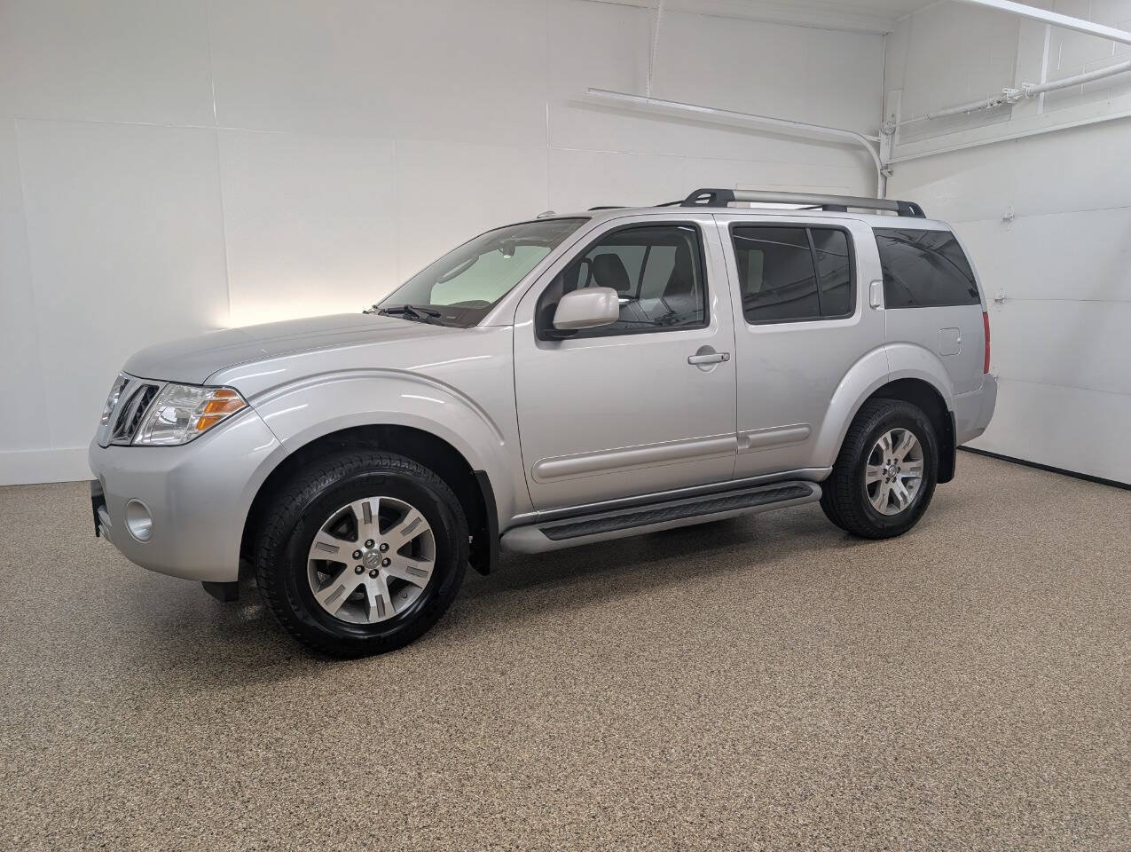 Used 2011 Nissan Pathfinder S AWD/4WD image 1