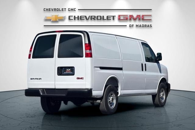 New 2026 GMC Savana 3500 w/ Driver Convenience Package RWD image 3