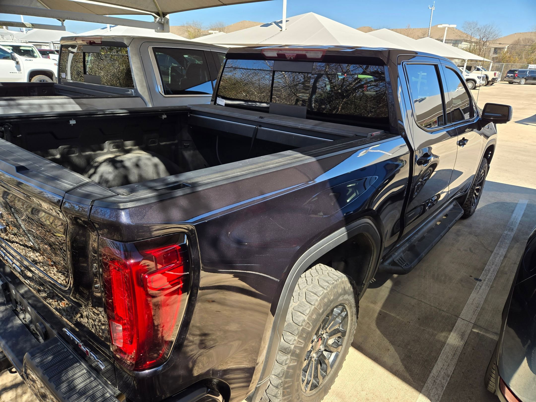 Used 2022 GMC Sierra 1500 AT4X image 5